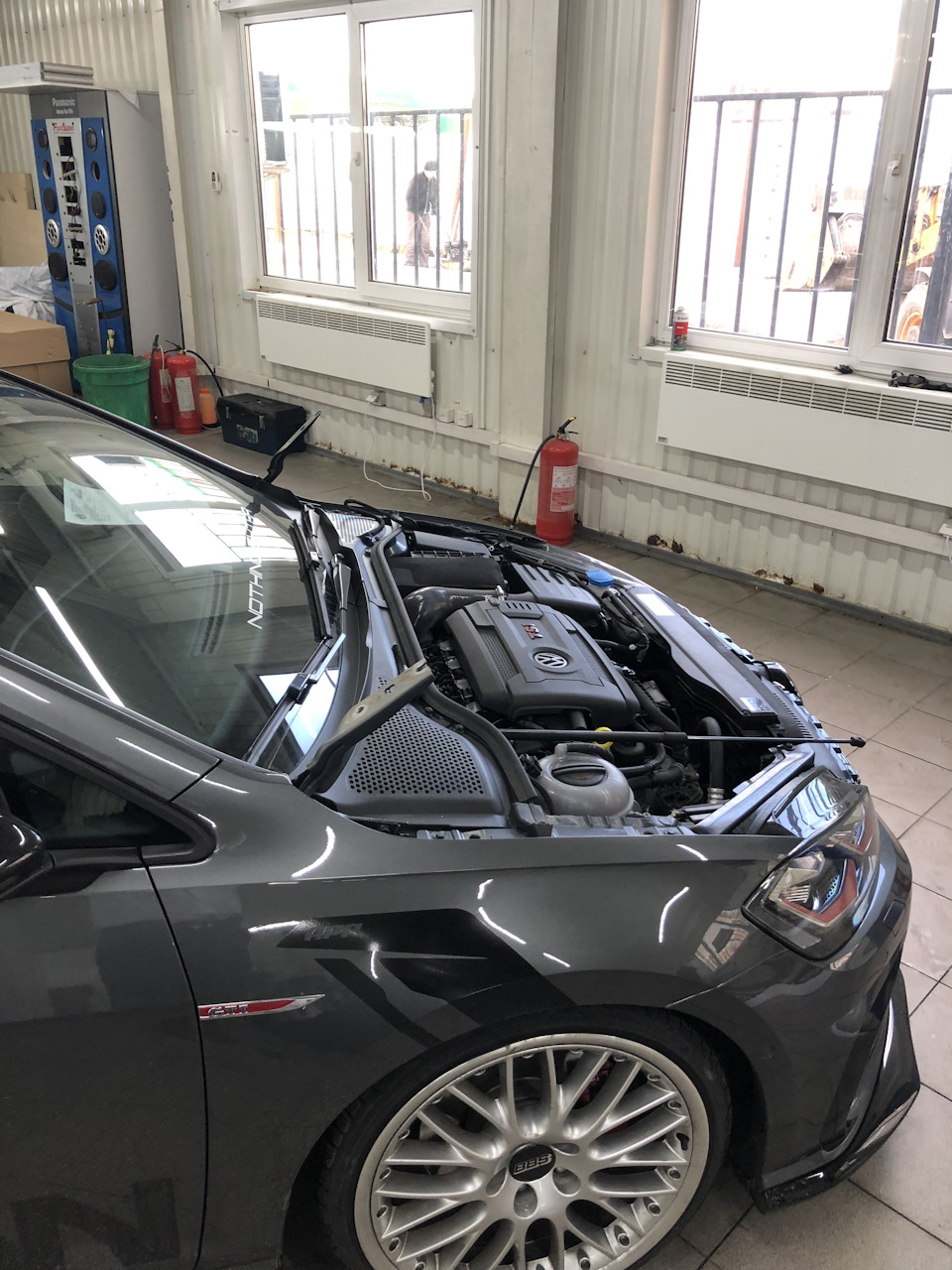 Карбоновий капот Seibon Carbon 4