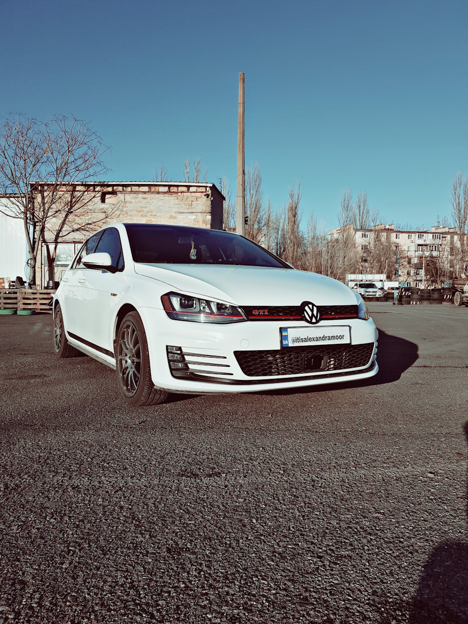 Трохи з візуального (про диски, значок VW та кришку керма) 5