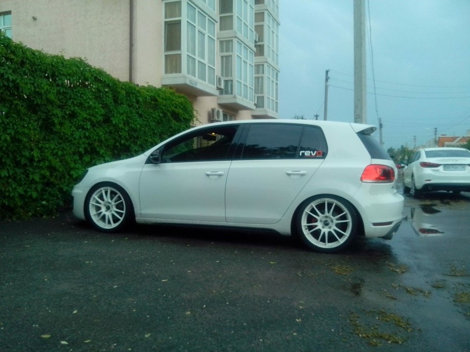 H&R Ultra Low 2