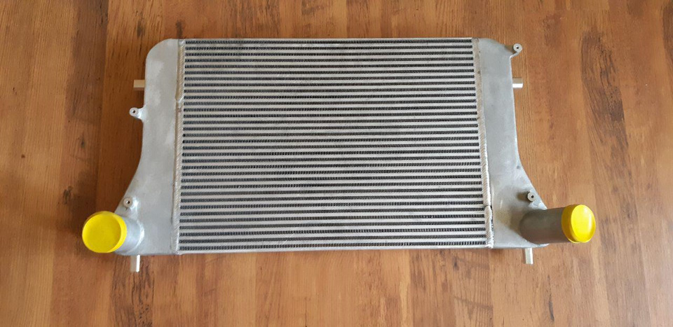Інтеркулер CTS Turbo + патрубки Neuspeed 1