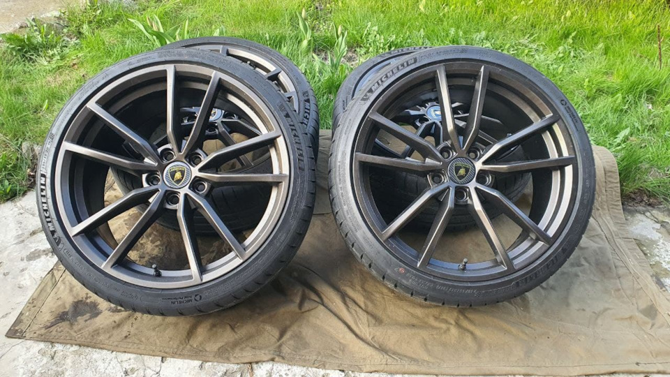 Pretoria R19 у темній бронзі, Lambo Style 5