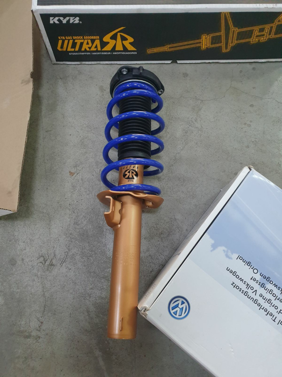 Kyb Ultra sr + OEM VW Sport 1