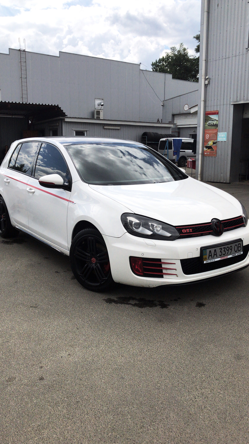 Volkswagen Golf GTI 2