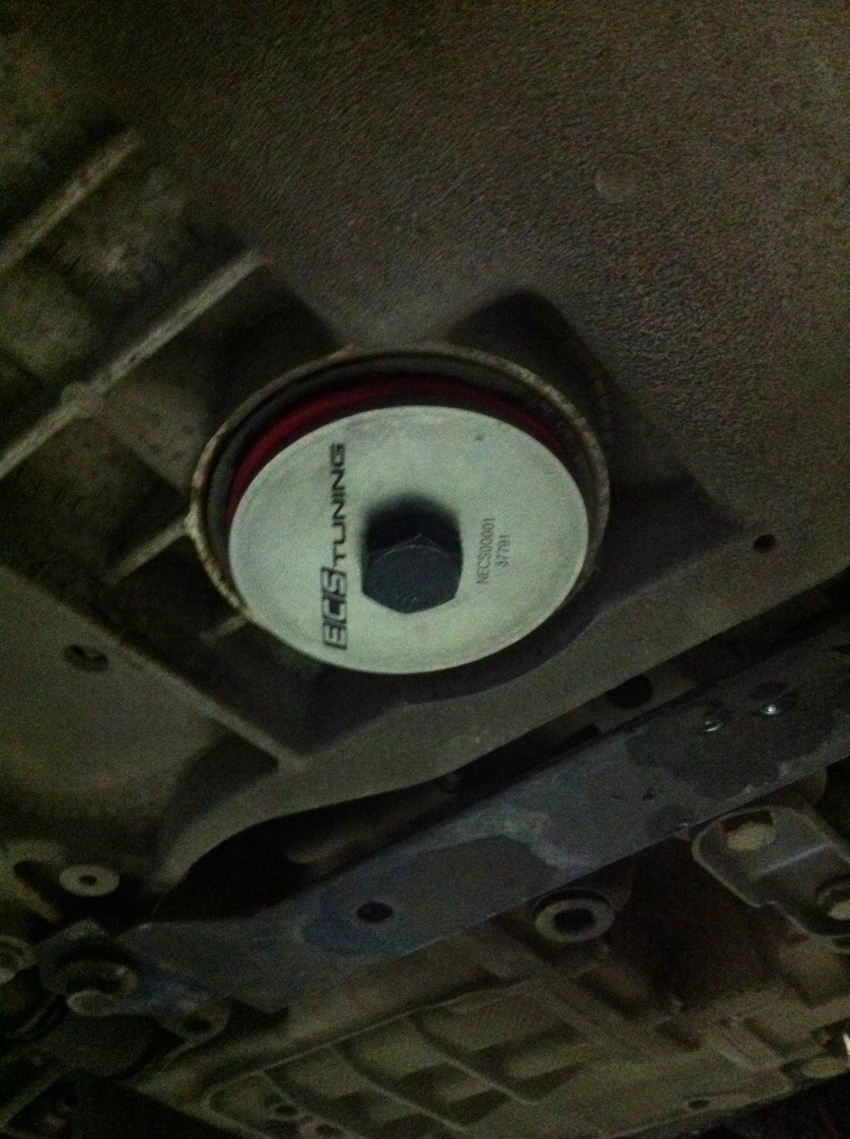 Вставка ECS tuning в нижню опору двигуна 3