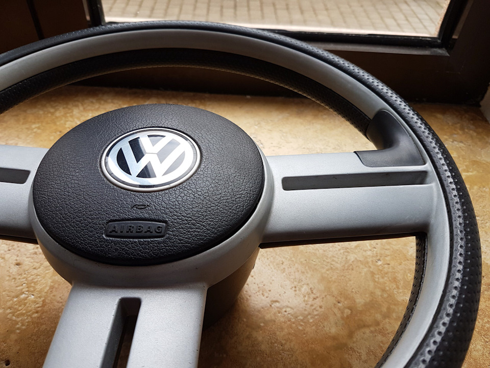Lupo 3L steering wheel 1