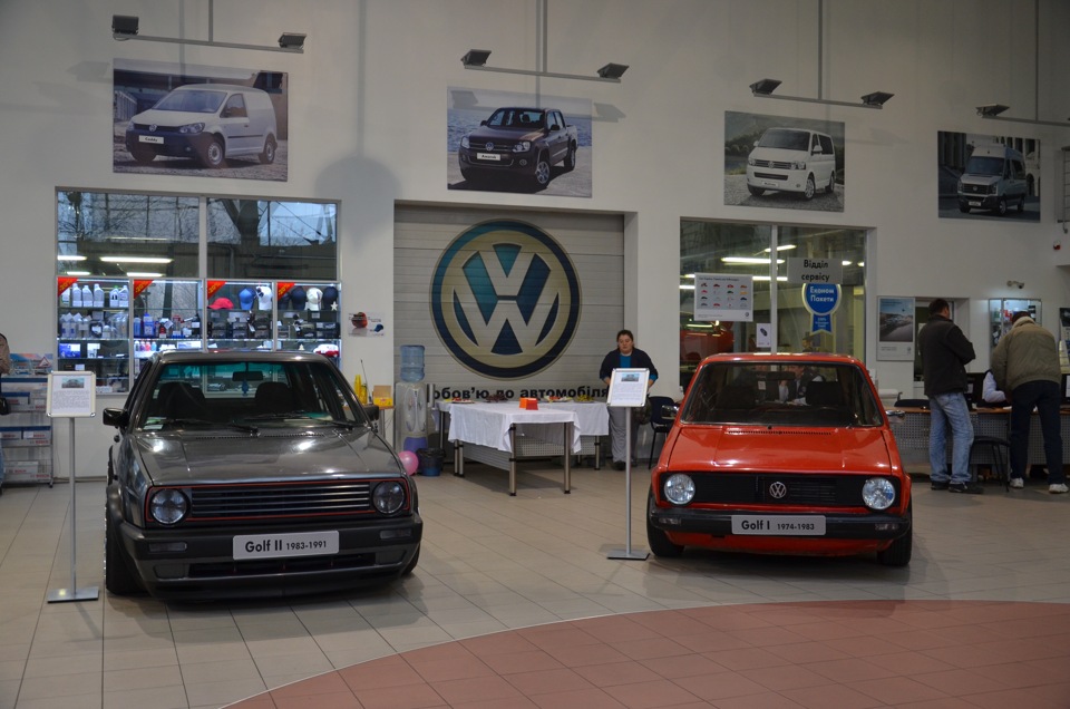Наші машинки на презентації нового VW Golf 7 5