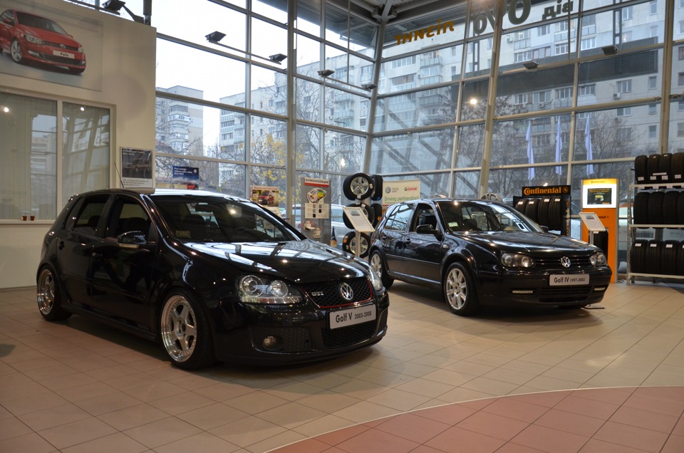 Наші машинки на презентації нового VW Golf 7 4