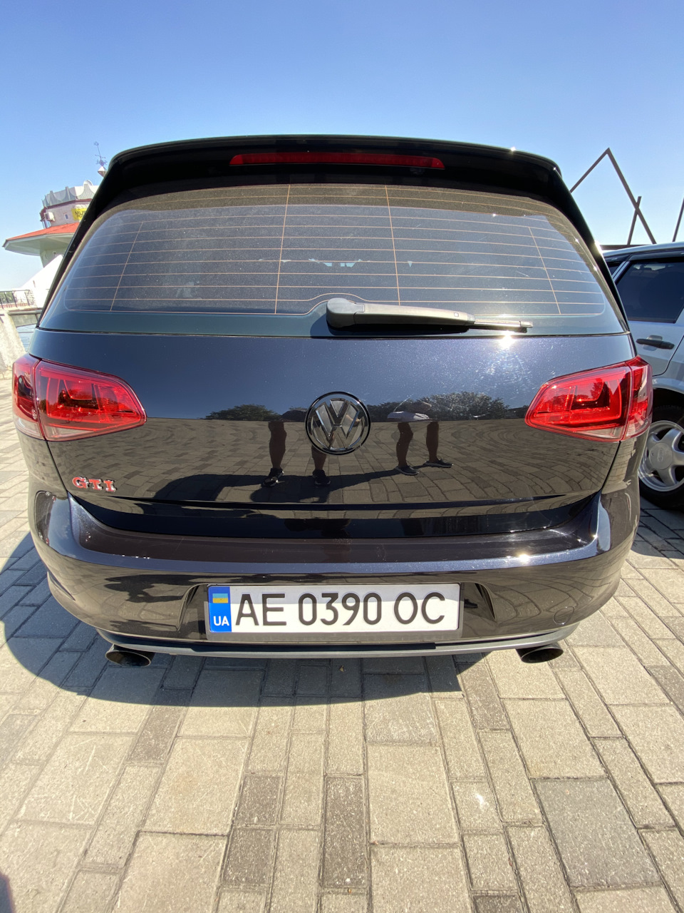 Заміна емблем на чорні 3