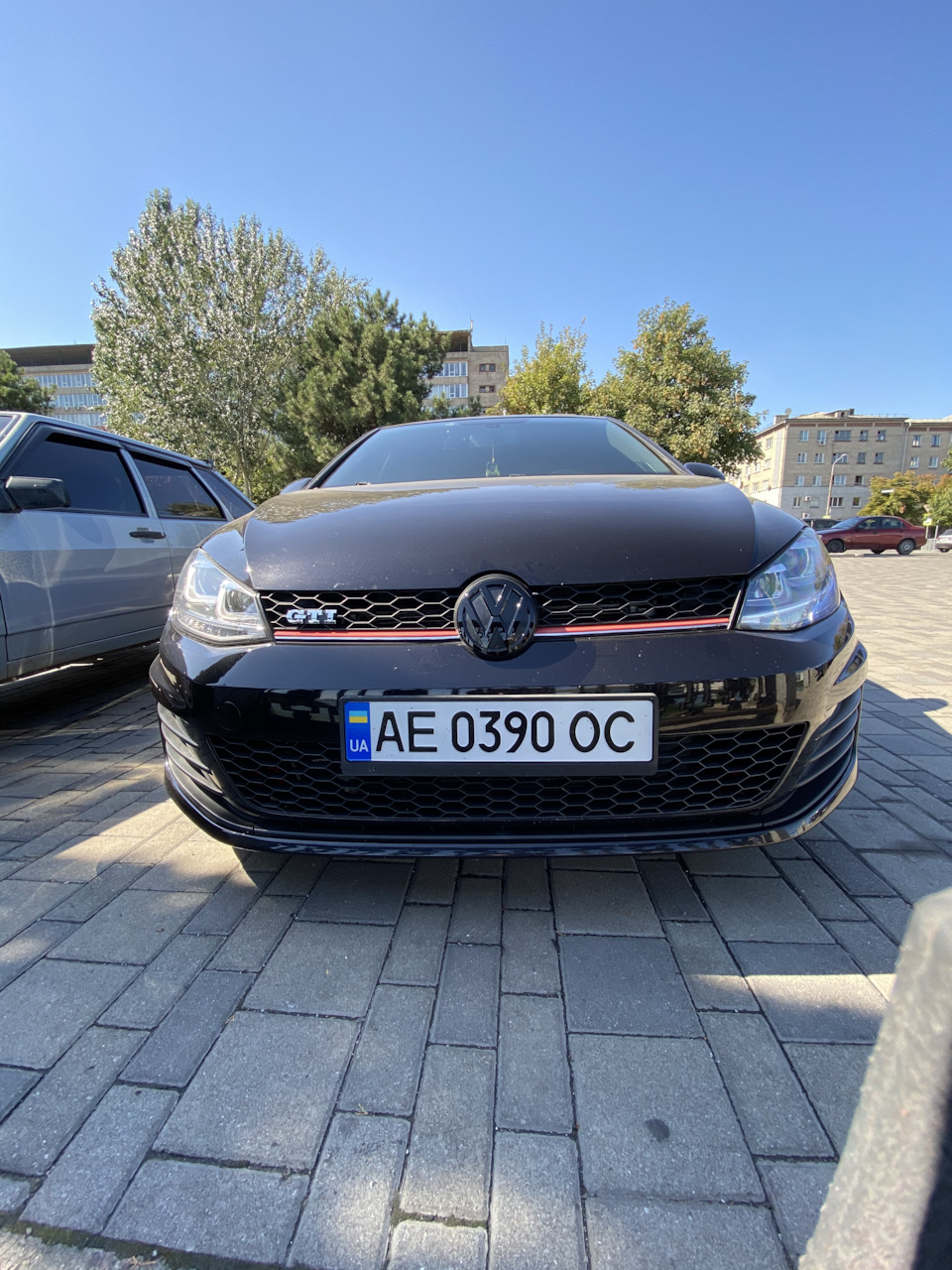 Заміна емблем на чорні 1