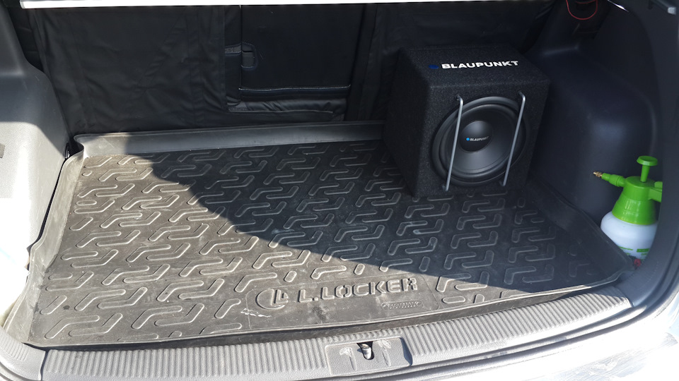 Активний сабвуфер Blaupunkt GTB 8200 A у багажник 3