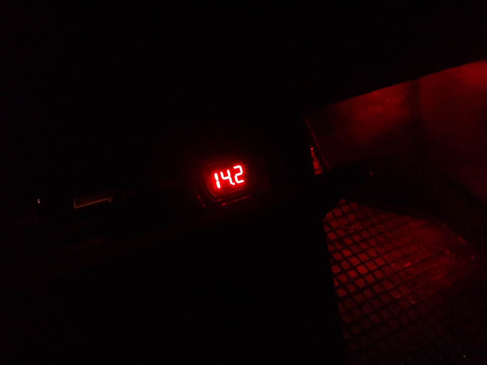Вольтметр у прикурювач 2