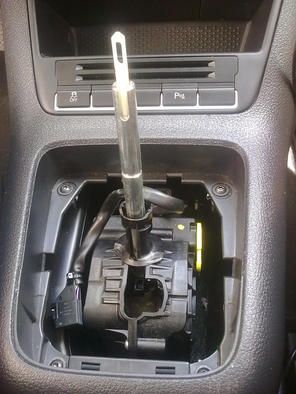 GOLF 1.4 TSI Зняття чохла ручки КПП DSG + Бонус підлокітник 5