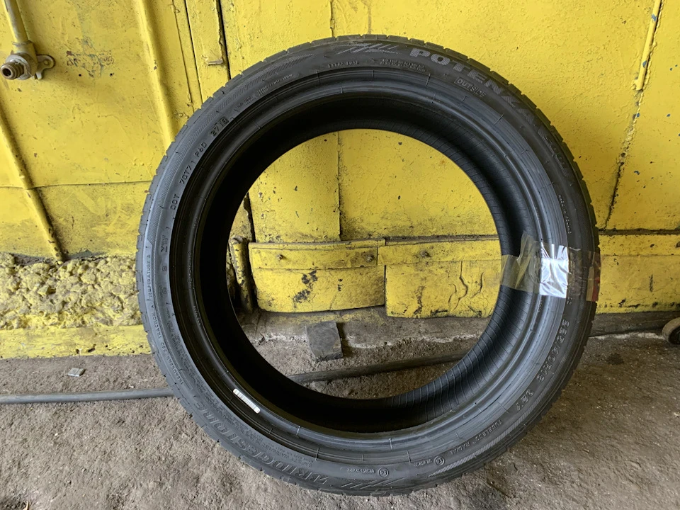 Продано шини Bridgestone Potenza S001 з пробігом 300 км