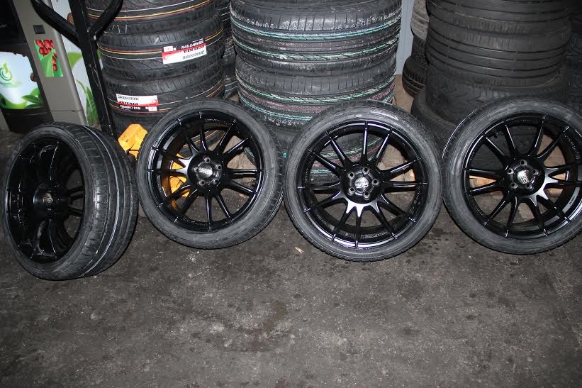 OZ Racing Ultraleggera ; — )) 2