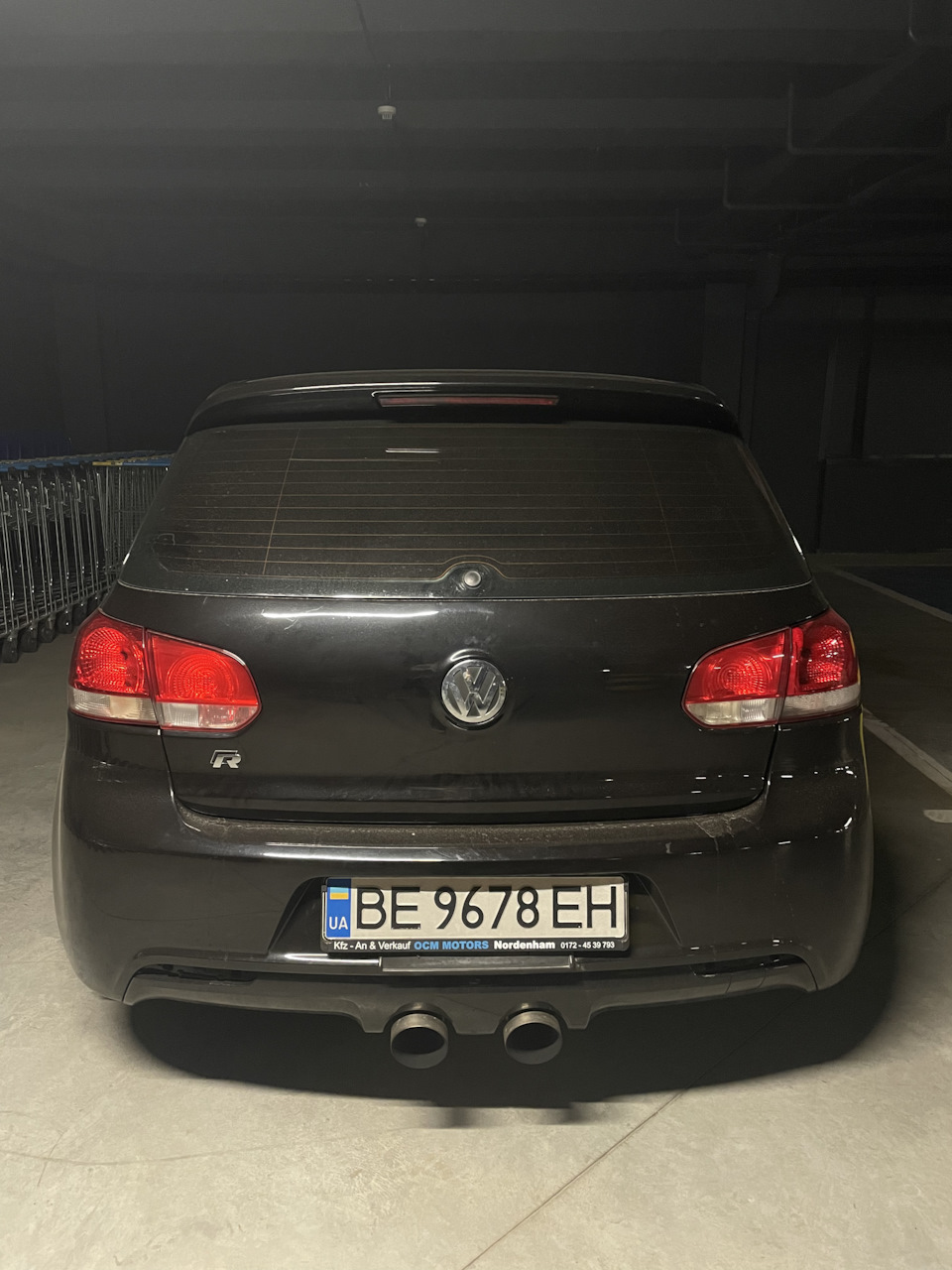 Притоновані задні ліхтарі Golf R GTI замість червоних зі звичайного гольфу 3