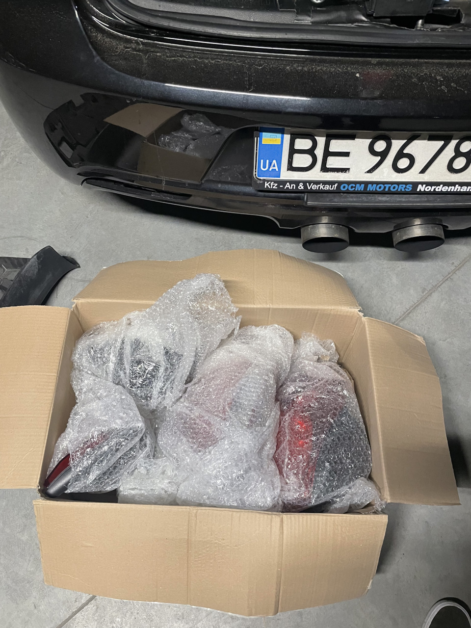 Притоновані задні ліхтарі Golf R GTI замість червоних зі звичайного гольфу 2