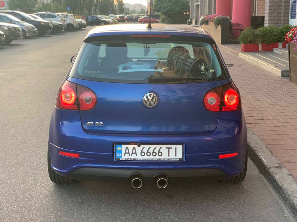 VW Golf R32 mk5 у продаж 5