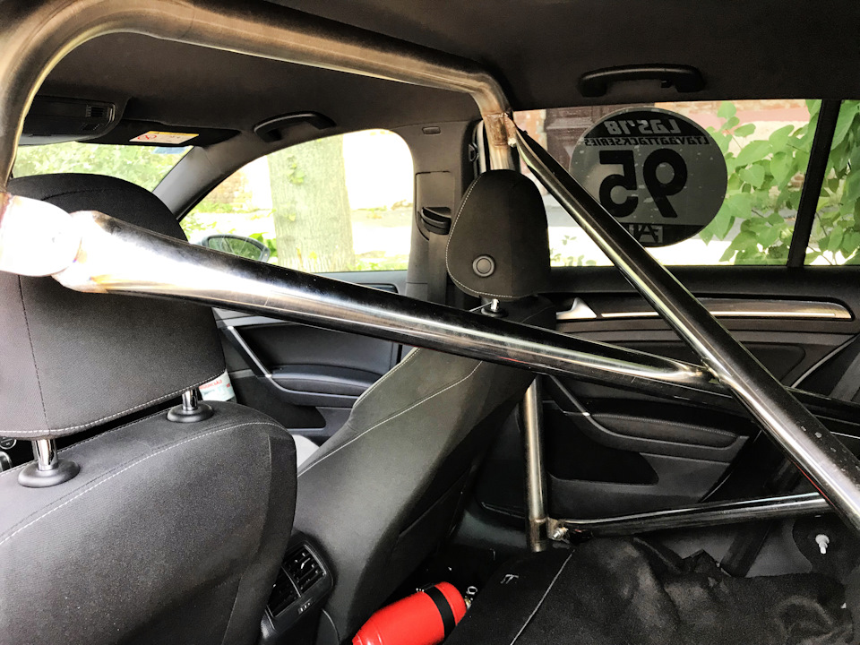 12. Roll cage, harness bar, haldex oil change, new ltava record. 2