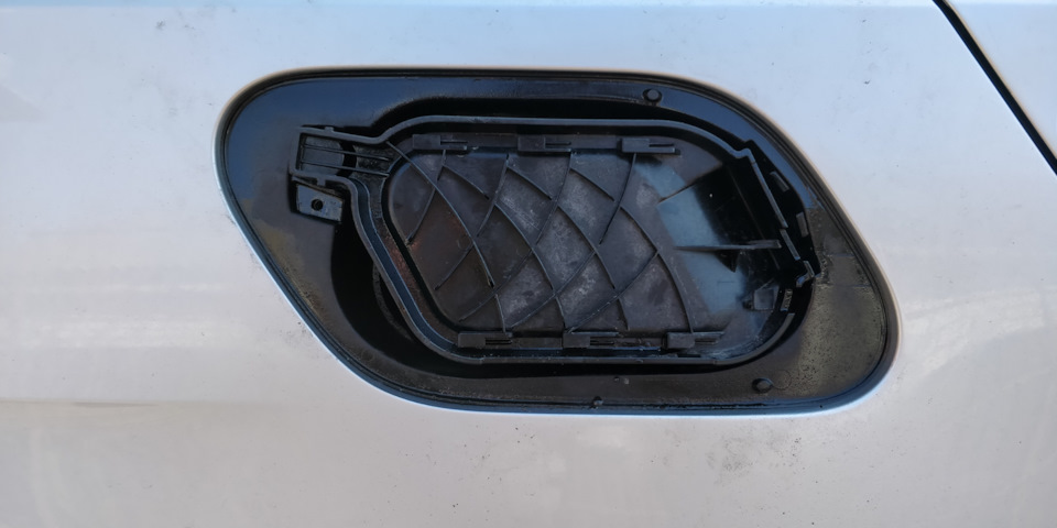 ЦЗ не відкриває лючок бензобака 2