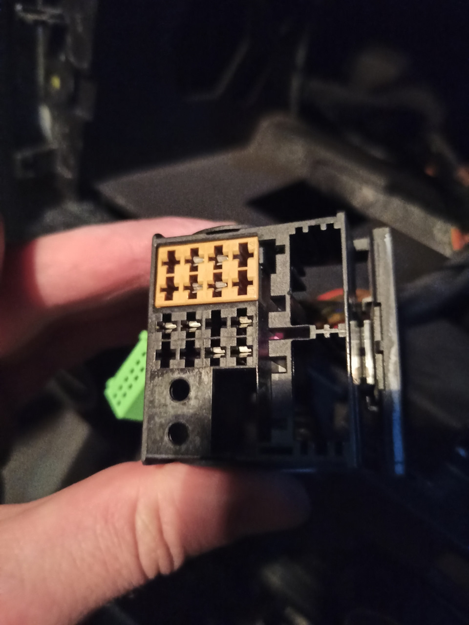 Заміна ГУ RCD300 на Teyes CC2 2/32 MQB на платформу PQ без перехідника 4