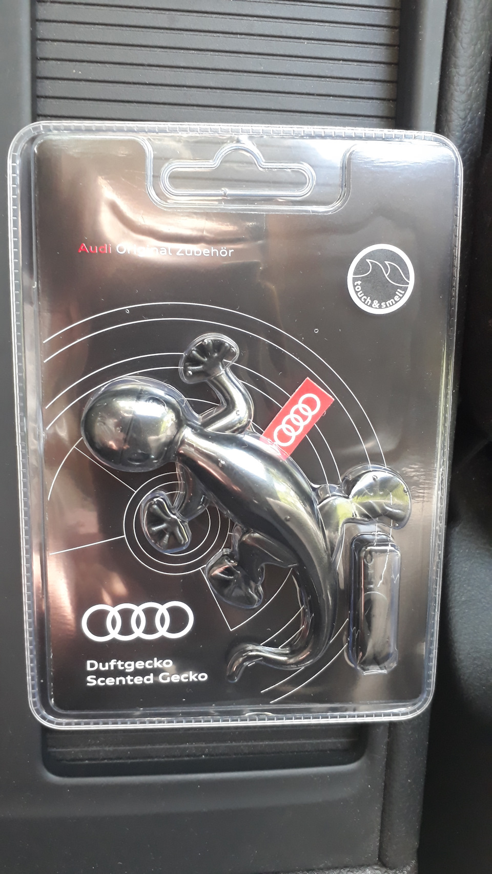 Ще одна частинка Audi в Golf-ароматизатор гекон 1