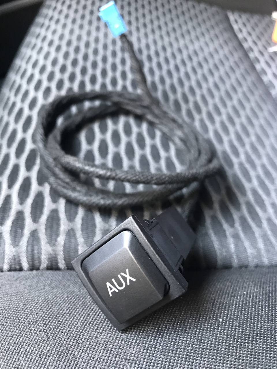 AUX 1