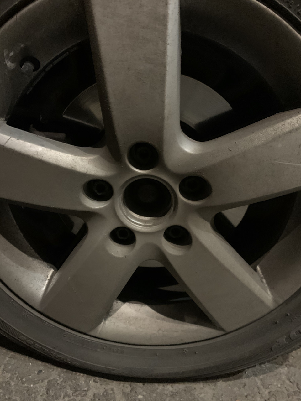 Ковпачки заглушки на литій дискі Volkswagen 3B7601171 65мм 5
