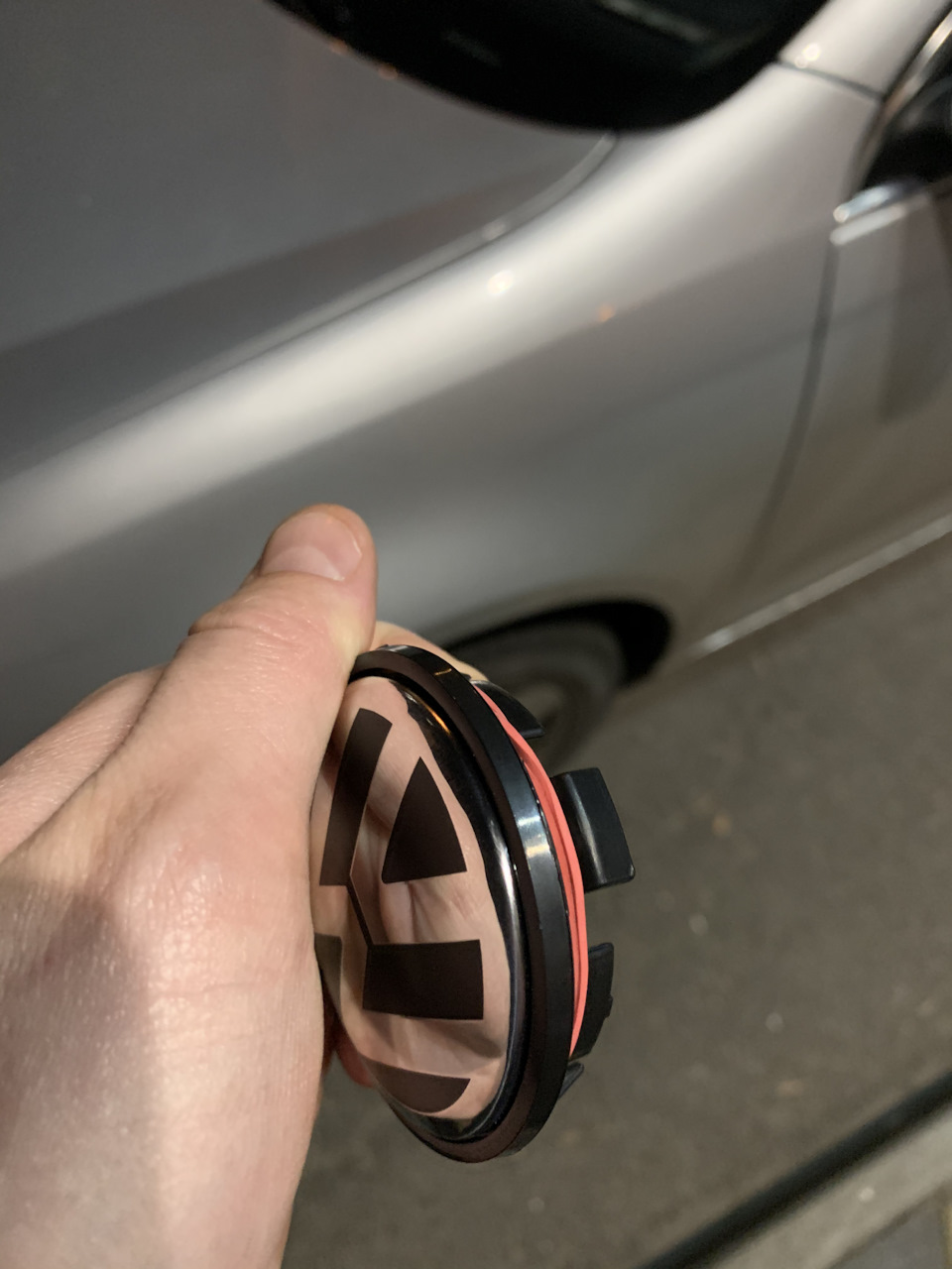 Ковпачки заглушки на литій дискі Volkswagen 3B7601171 65мм 4