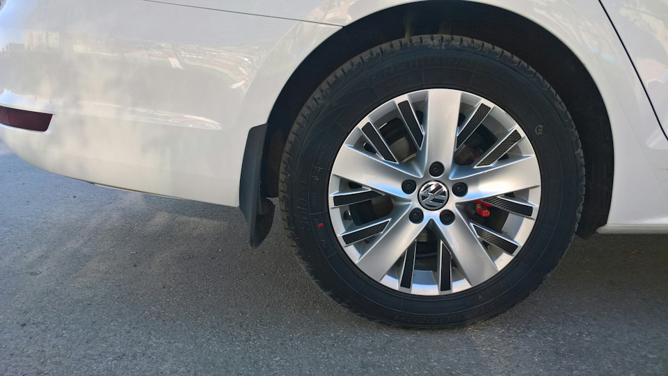 Шини 205/60 R16 1