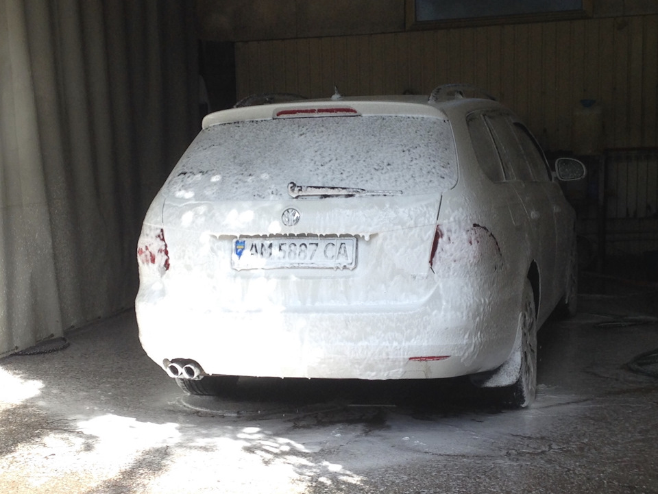Golf VI 1,6 TDI DSG7 vs Golf Variant VI TSI DSG7 1