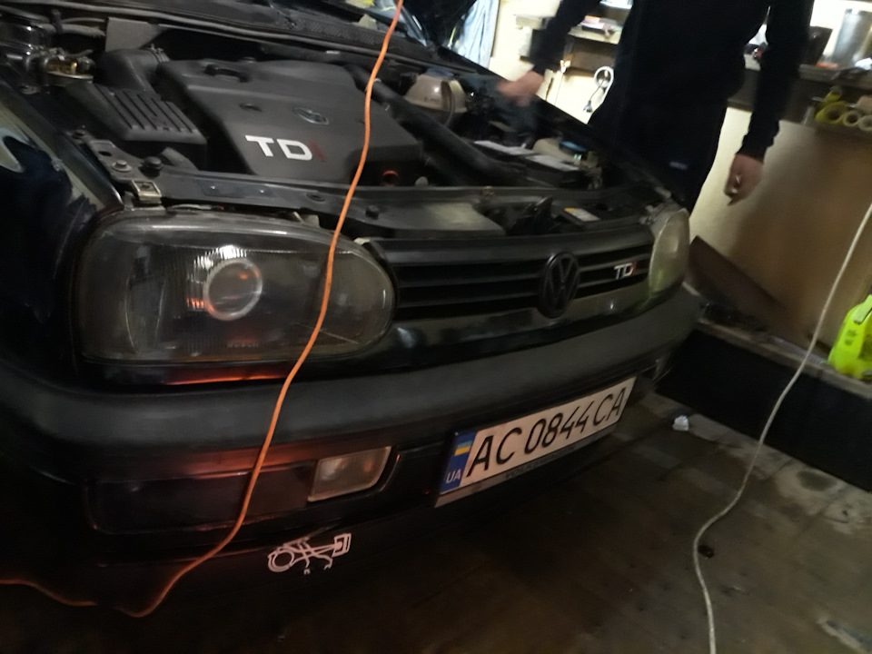 Оптика (фари) лінзовані Volkswagen Golf 3 2