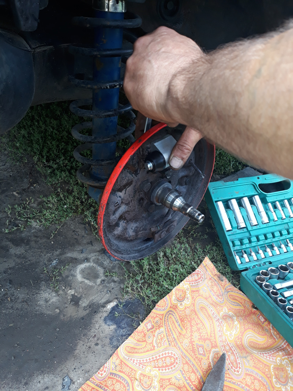 задні гальма + гальмівний циліндр 2