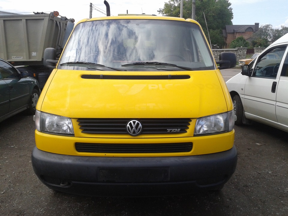 Прикупив Volkswagen Transporter 2,5 75 kW поки)) 1