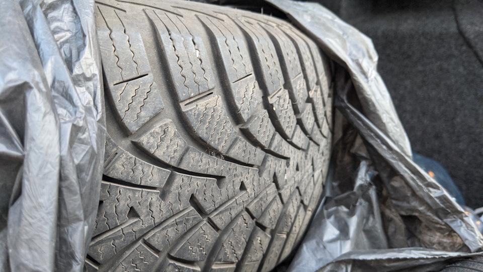 До зими готовий. Нова АКБ, Нова пара шин Goodyear 195/65/R15 3