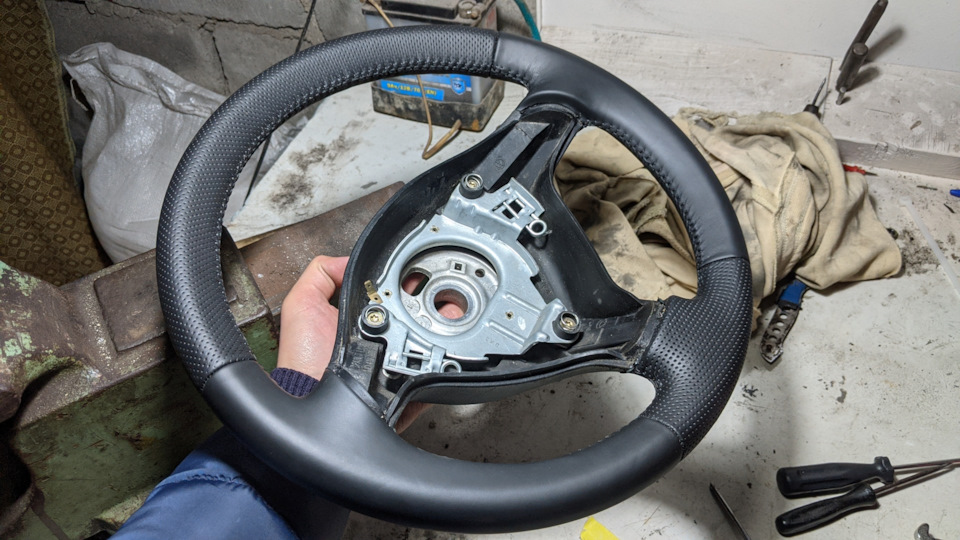 Ну шо, класика жанру. 3х спицеве ​​кермо. Golf 4. 3
