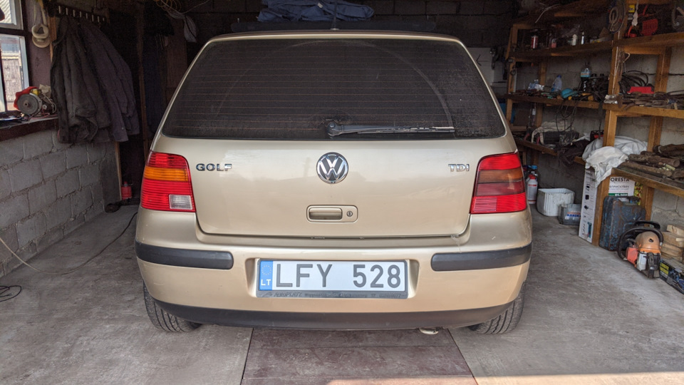 Стопи, ліхтарі Hella Black GTI Golf 4 2
