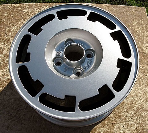 Шукаю Pirelli p-slots 1