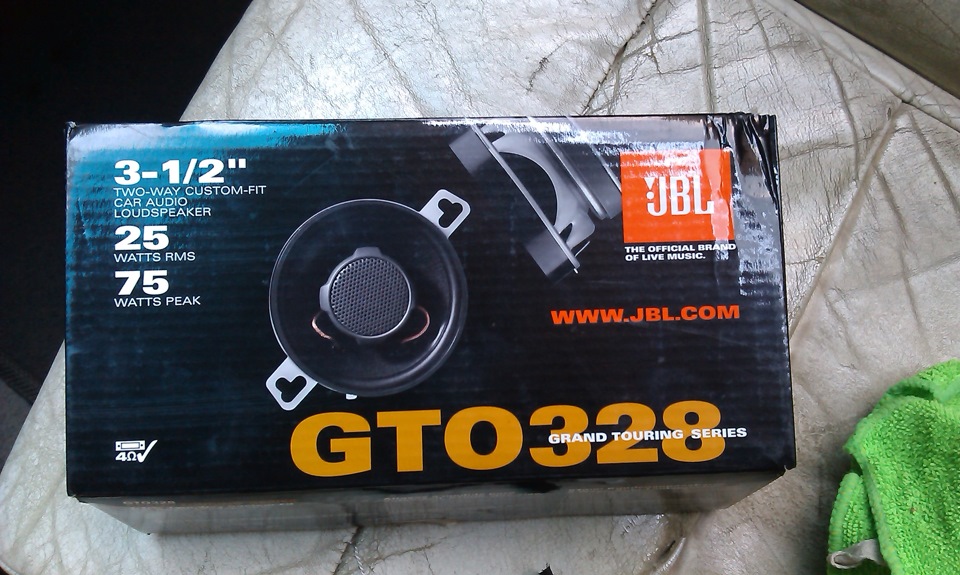 JBL GTO 328 1
