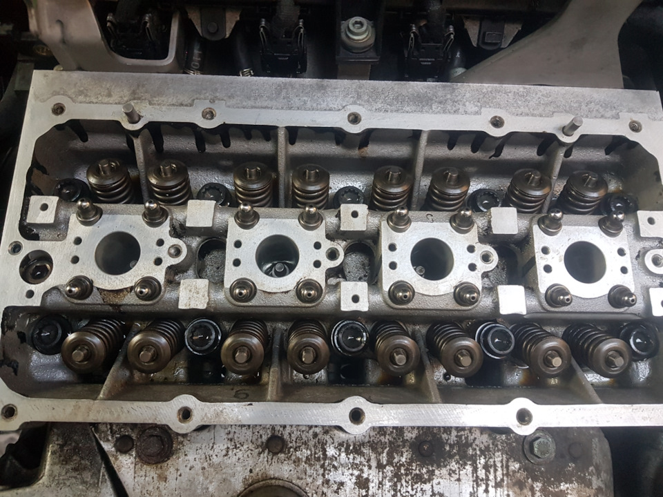Заміна герметика кришки ГБЦ Гольф 4 1.6 16v ATN 5