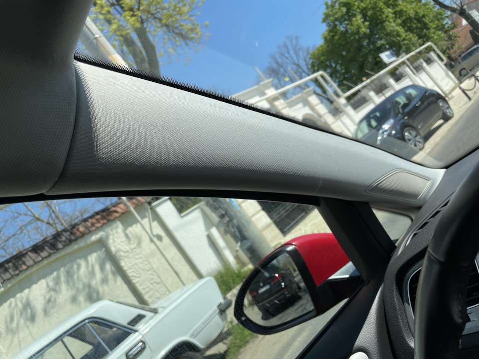 Демонтаж / зняття стійок лобового скла 1