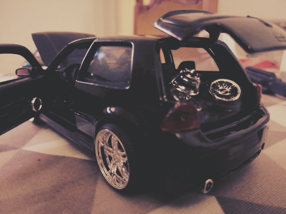 VW golf з масштабу 1:1 до масштабу 1:24 фінал 4
