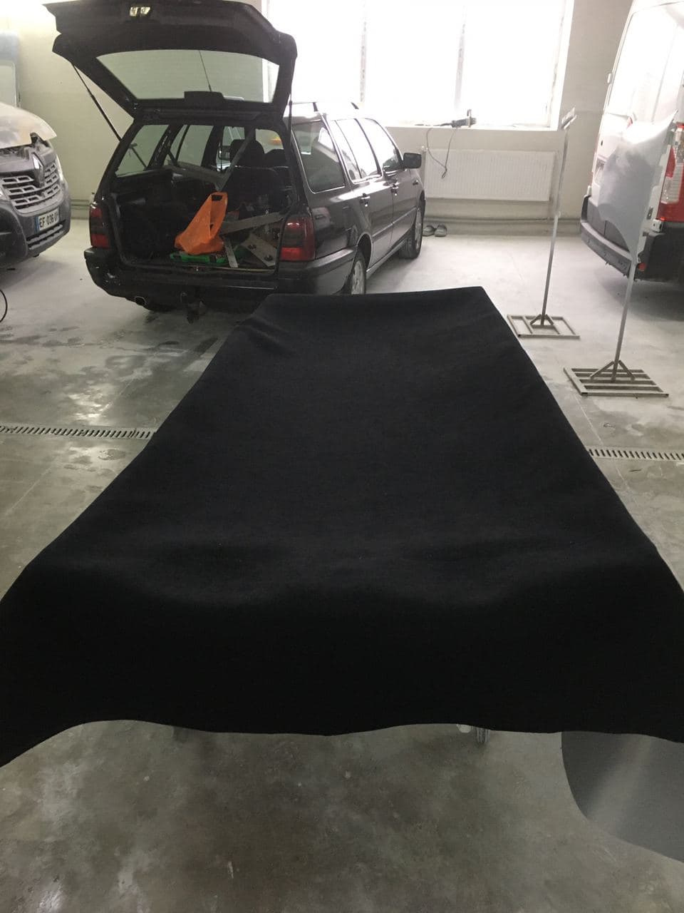 Переклеювання стелі Golf 3 Variant 5