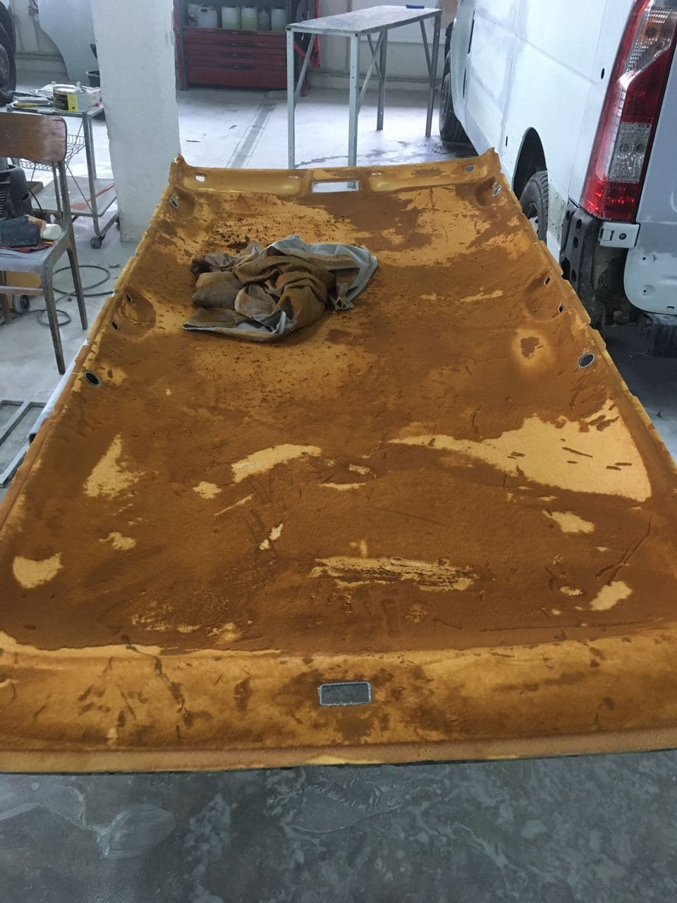 Переклеювання стелі Golf 3 Variant 4