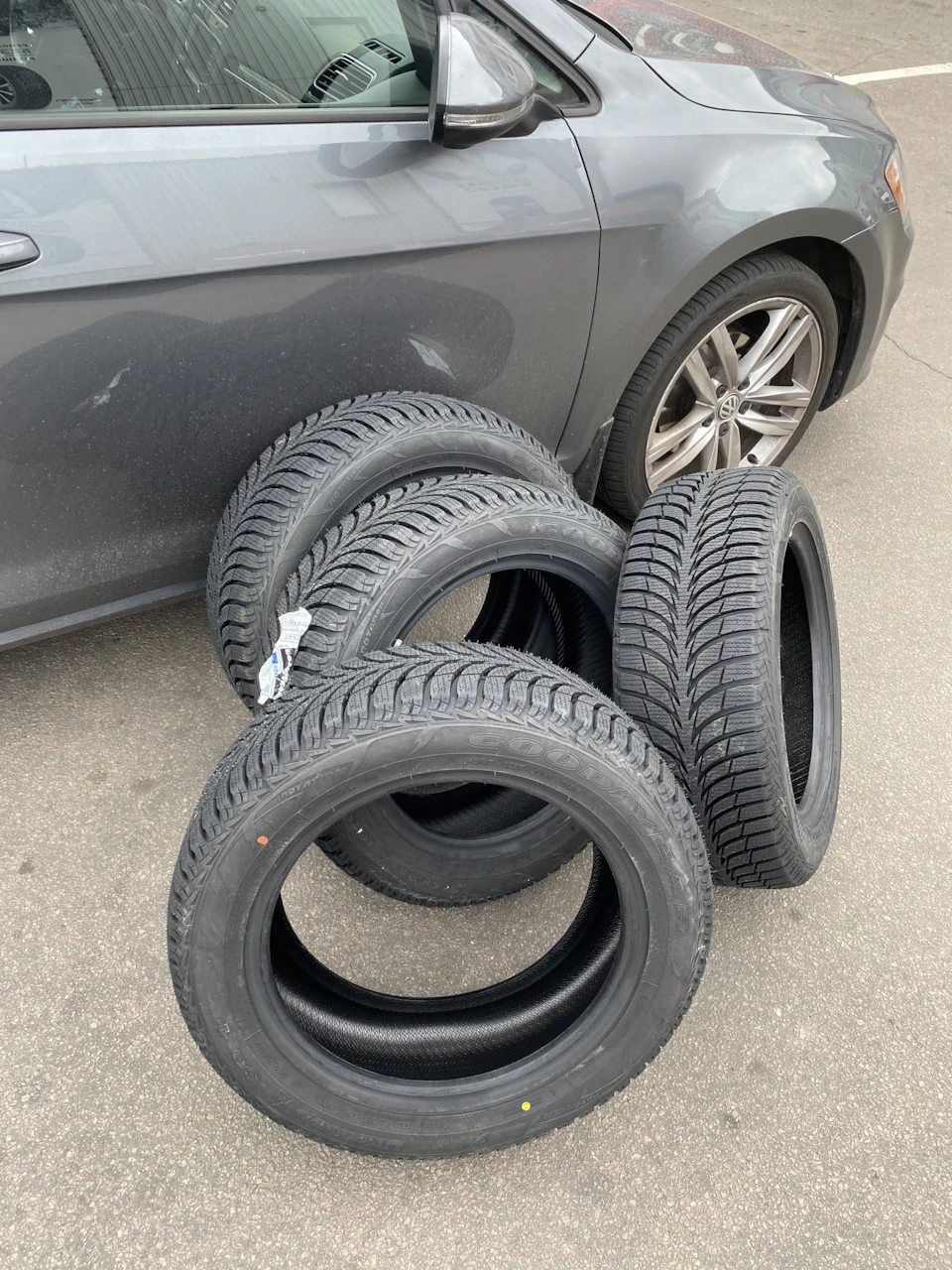 Зимові тапки Goodyear та послуга зберігання гуми