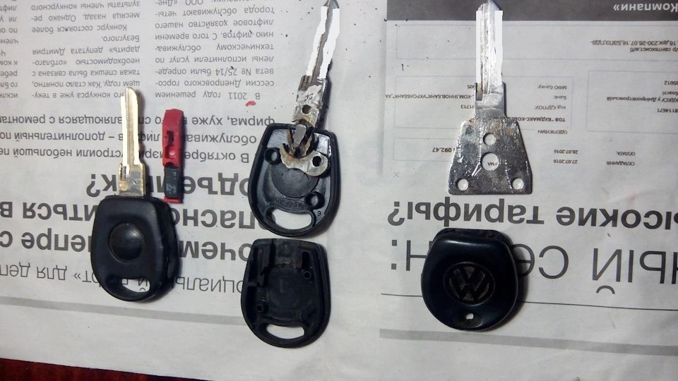 Змінюємо личинки дверних ручок і не маючи знімач змінюємо замок (варіант якщо змінювався рульовий вал і немає зривних болтів)