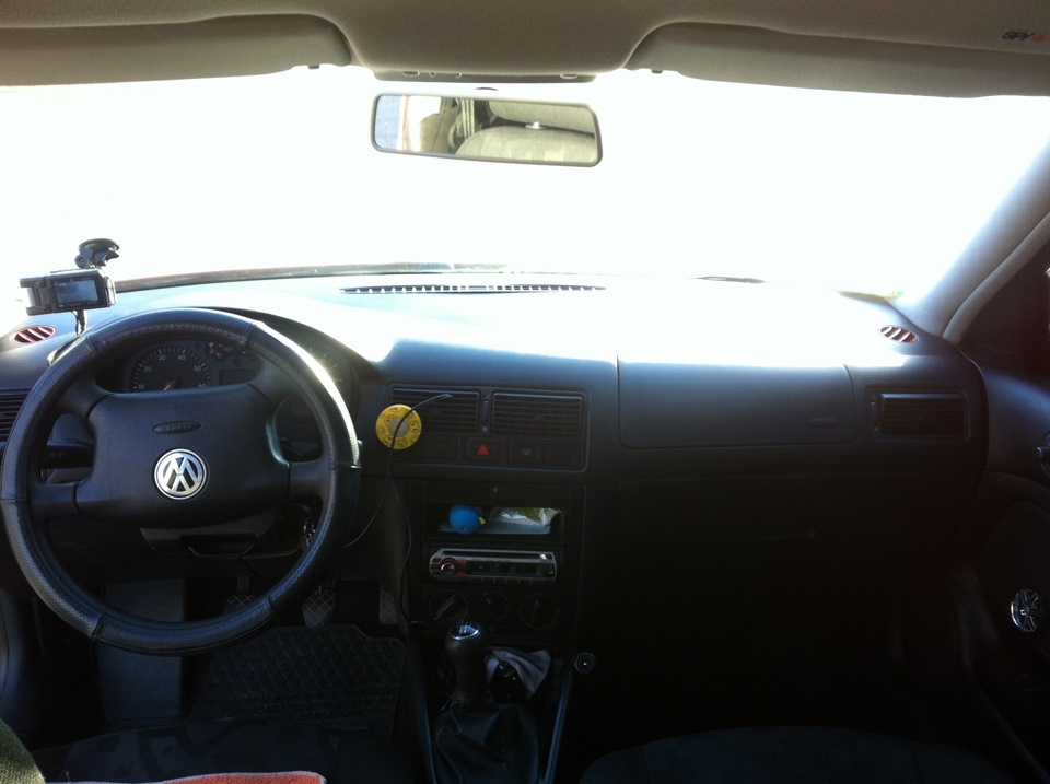 Зі сльозами на очах ПРОДАЮ GOLF 4 1.4 V16 1