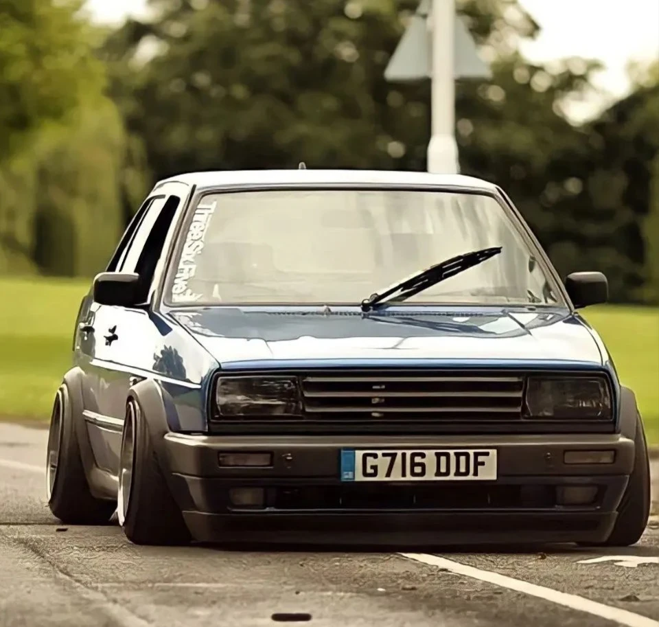 Golf (_)==W==(_)