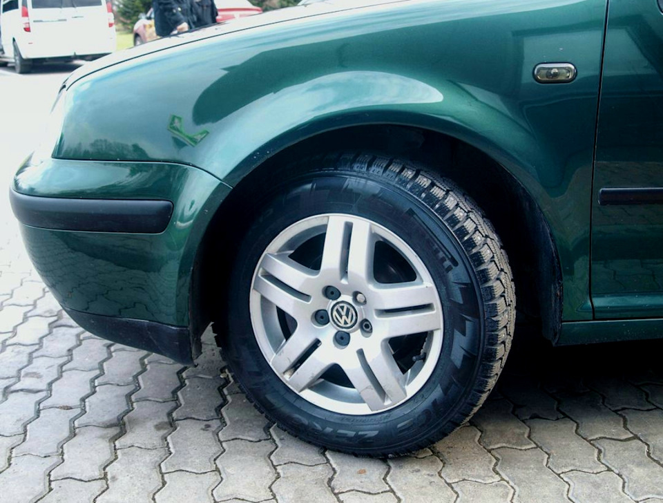 Pirelli Ice Zero 2