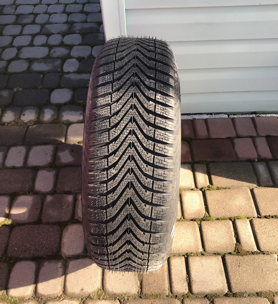Перевзувся на зиму у Vredestein Snowtrac 5 195/65/15 1