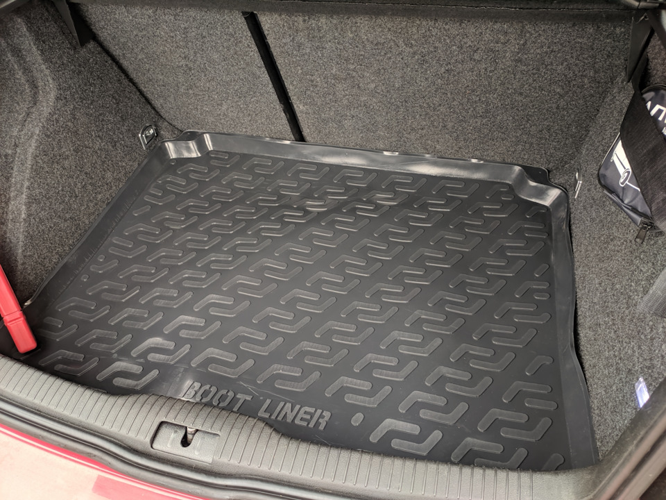 Коврик у багажник (Volkswagen Golf 4) 2